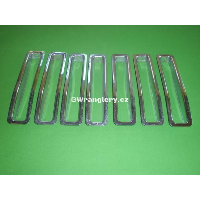 Použité rámečky do grilu Jeep Wrangler TJ chrom, sada