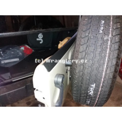 Deflektor kapoty Jeep Wrangler JK Bushwacker USA